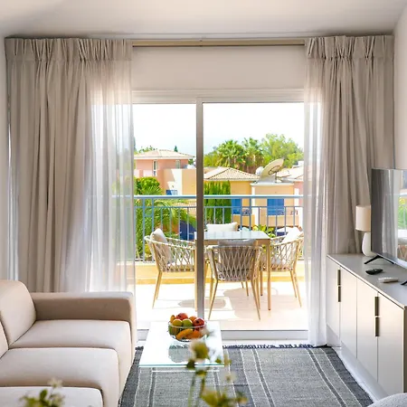 Resitour - Limnaria Gardens Apartament *