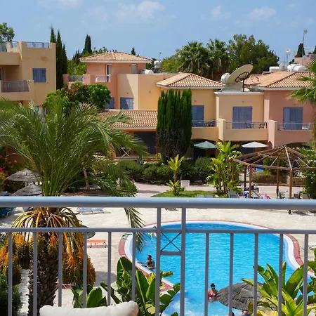 Resitour - Limnaria Gardens Apartament Pafos